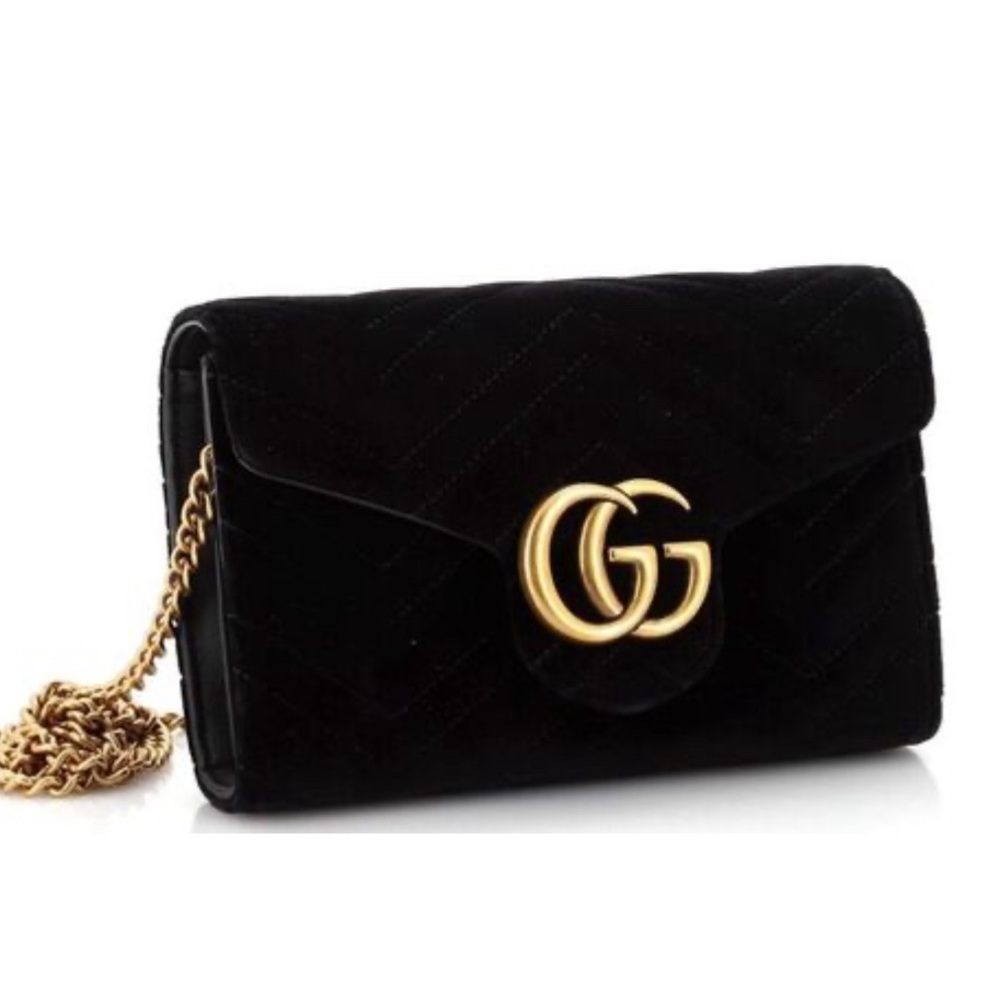 Gucci
GG Marmont Chain Wallet velvet crossbody bag